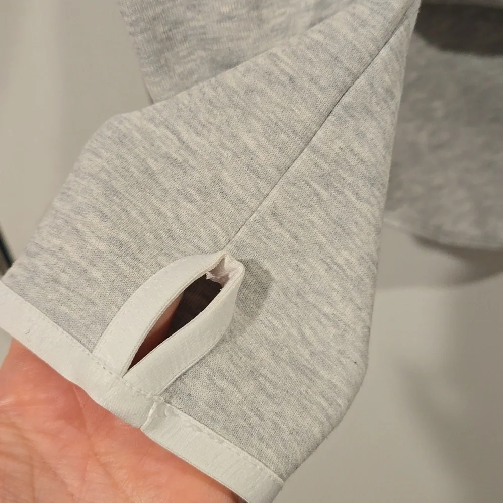 🔥🔥Nike Fleece Moto Cape/ The original release RARE Size Small‎